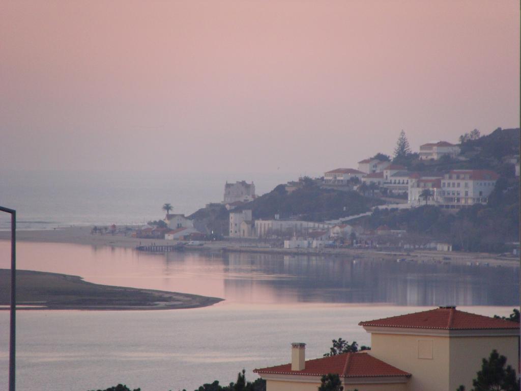Foz Surfcamp Hotel Foz do Arelho Luaran gambar
